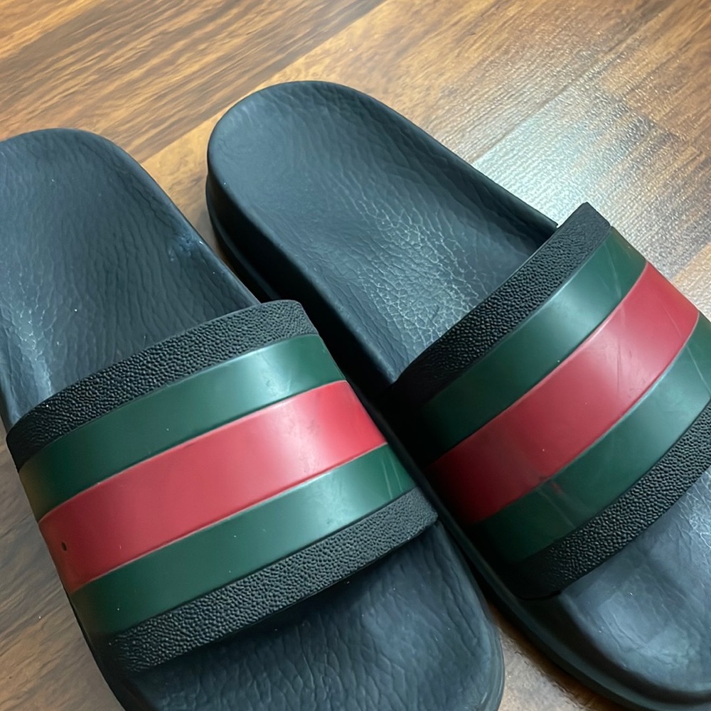 Men’s Gucci slides size 9
